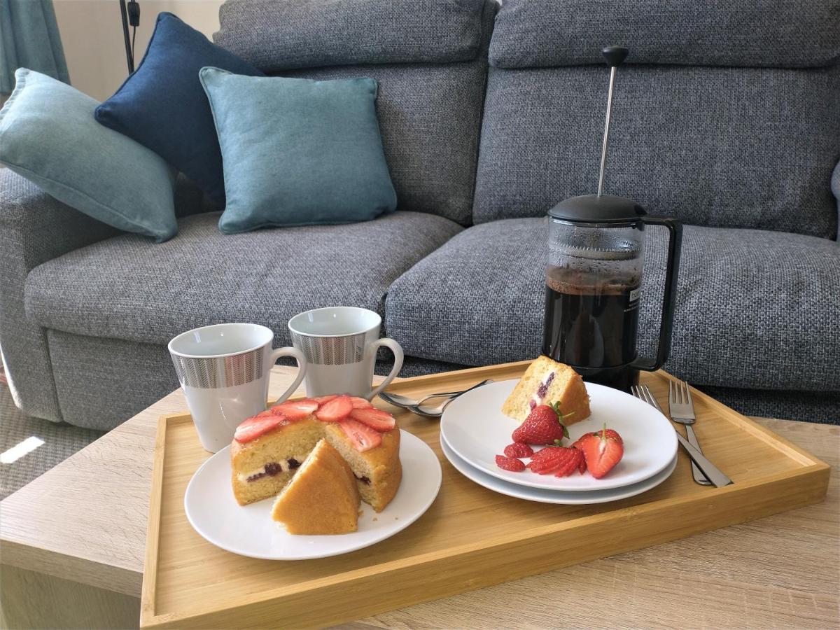 Chipad Mono - Quality City Centre Apartment, With Free Parking Space Chichester Exterior photo