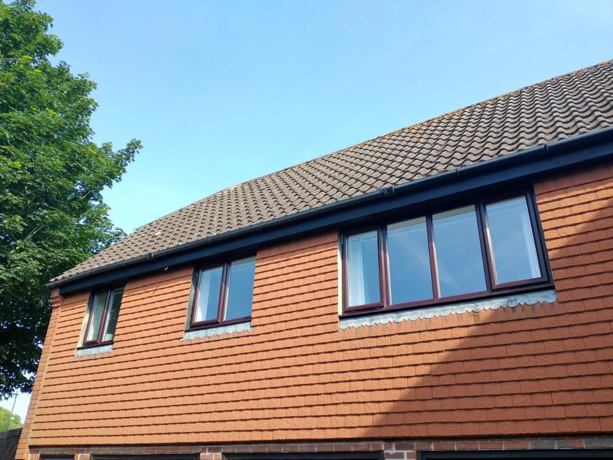 Chipad Mono - Quality City Centre Apartment, With Free Parking Space Chichester Exterior photo
